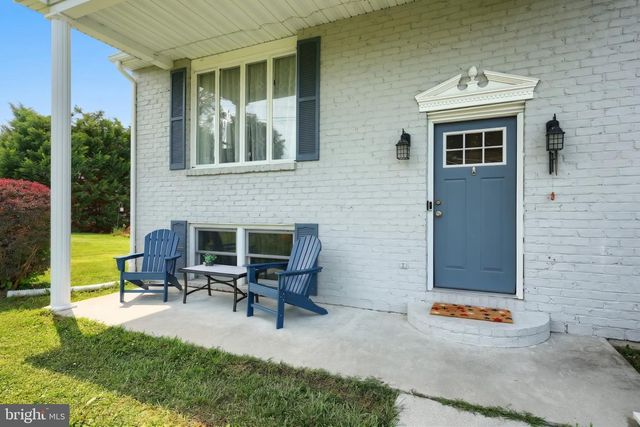 1624 HAAR RD, Spring Grove, PA 17362