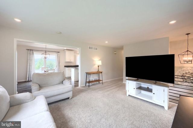 1624 HAAR RD, Spring Grove, PA 17362