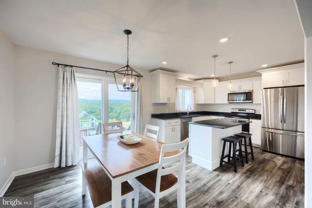 1624 HAAR RD, Spring Grove, PA 17362