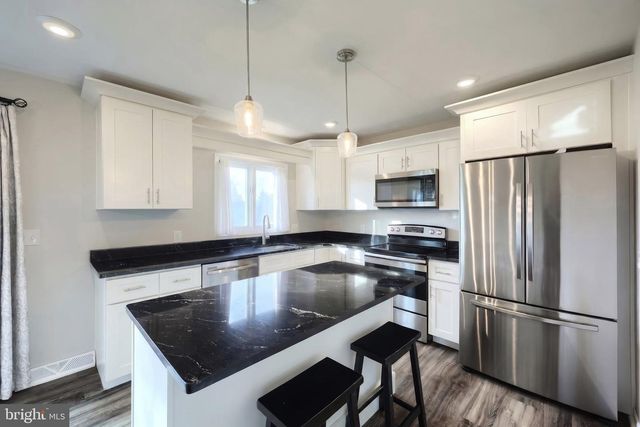 1624 HAAR RD, Spring Grove, PA 17362
