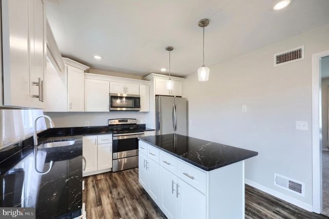 1624 HAAR RD, Spring Grove, PA 17362