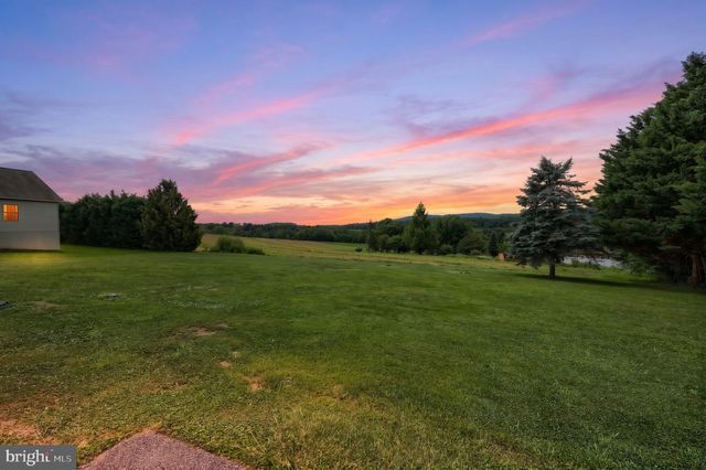 1624 HAAR RD, Spring Grove, PA 17362