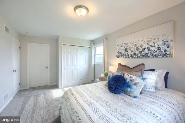 1624 HAAR RD, Spring Grove, PA 17362