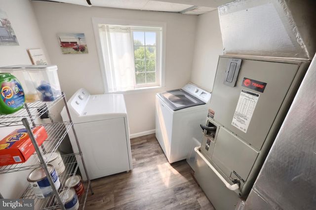1624 HAAR RD, Spring Grove, PA 17362
