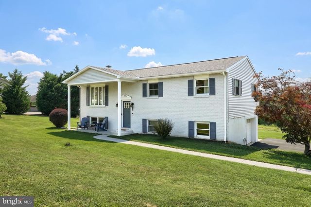 1624 HAAR RD, Spring Grove, PA 17362