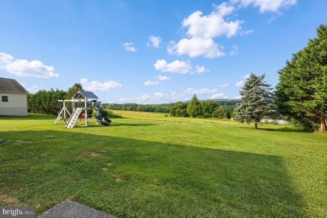 1624 HAAR RD, Spring Grove, PA 17362