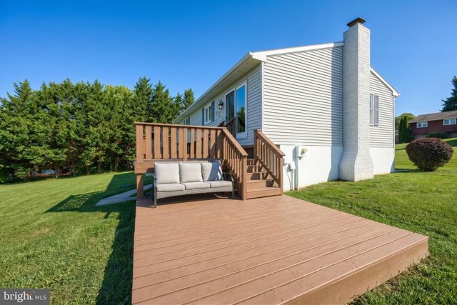 1624 HAAR RD, Spring Grove, PA 17362