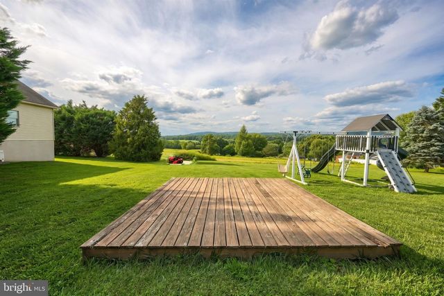 1624 HAAR RD, Spring Grove, PA 17362