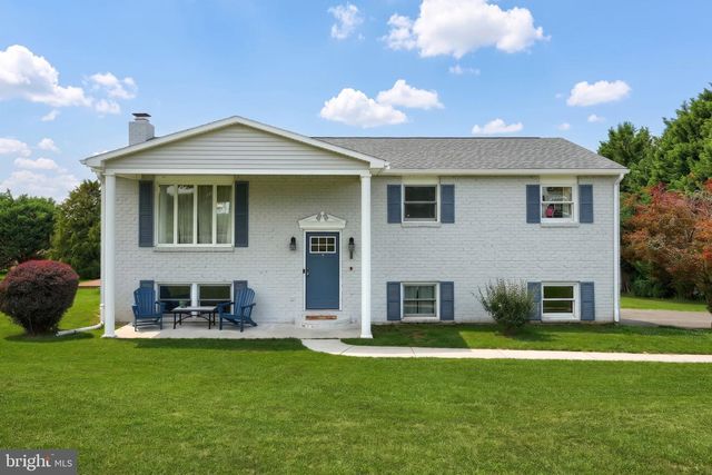 1624 HAAR RD, Spring Grove, PA 17362
