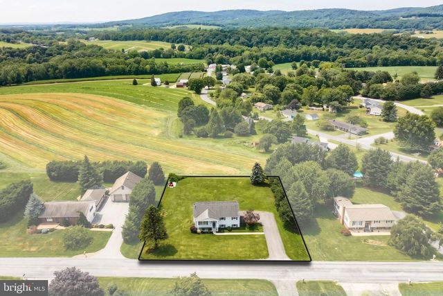 1624 HAAR RD, Spring Grove, PA 17362