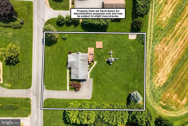 1624 HAAR RD, Spring Grove, PA 17362