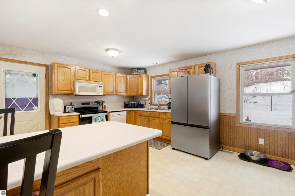 Image 13 of property listing at 16863 3rd Street, Copemish, MI 49625