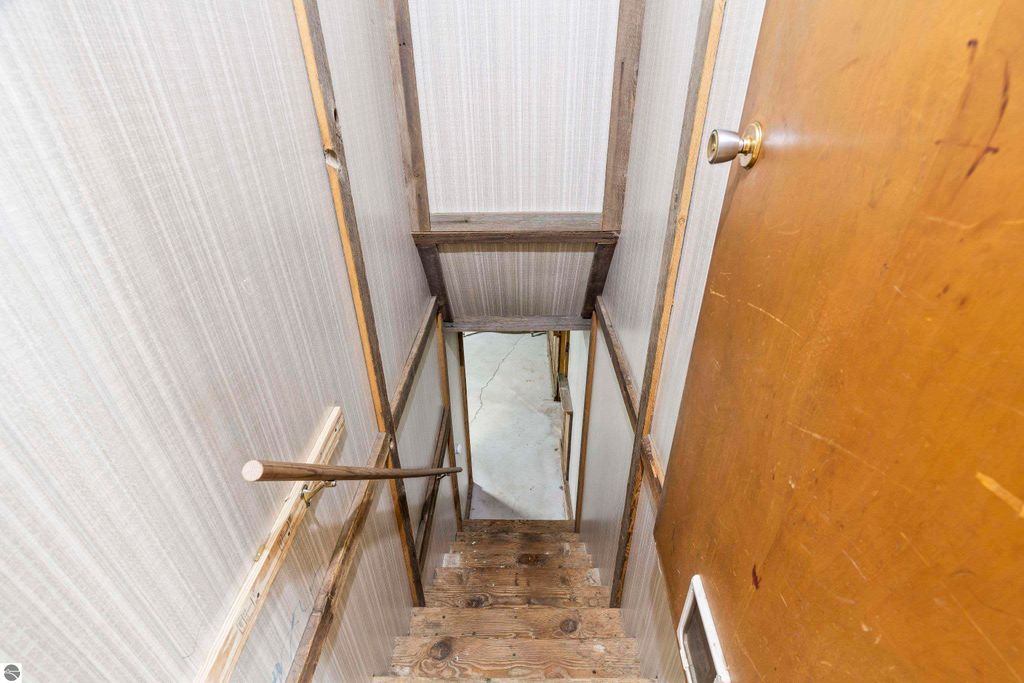 Image 23 of property listing at 16863 3rd Street, Copemish, MI 49625