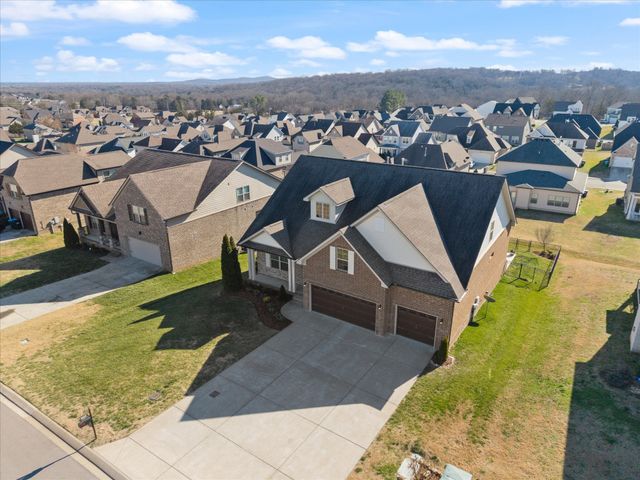 5537 Stonefield Dr, Smyrna, TN 37167