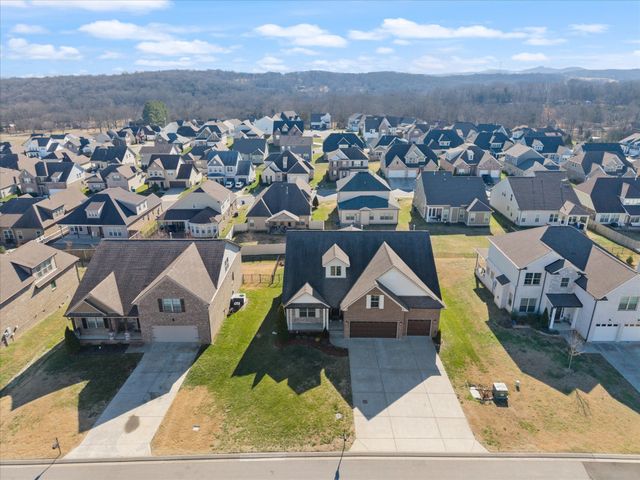 5537 Stonefield Dr, Smyrna, TN 37167