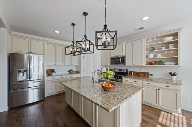 5537 Stonefield Dr, Smyrna, TN 37167