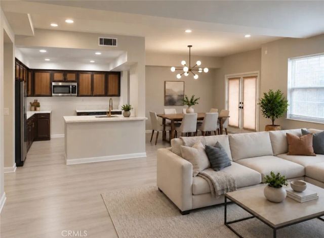 1136 N Euclid 14, Anaheim, CA 92801