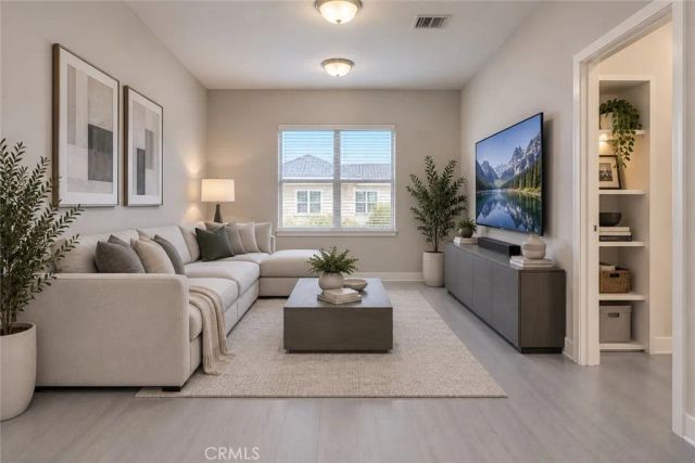 1136 N Euclid 14, Anaheim, CA 92801