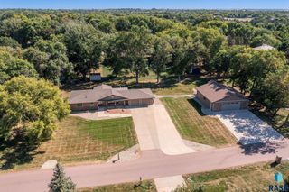 2808 S Duchess Ave, Sioux Falls, SD 57103