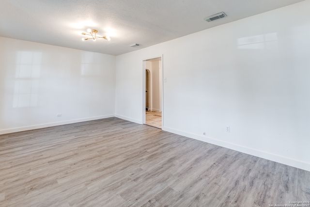 827 WARE BLVD, San Antonio, TX 78214