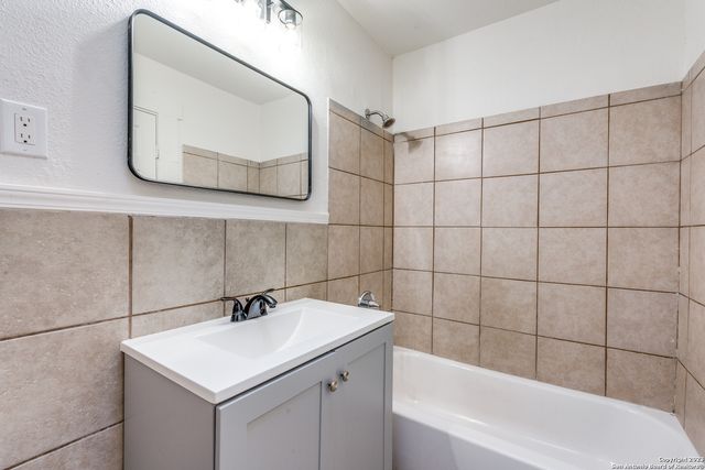 827 WARE BLVD, San Antonio, TX 78214