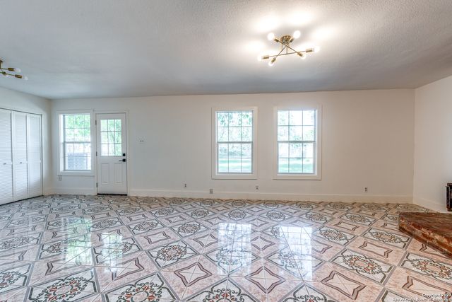 827 WARE BLVD, San Antonio, TX 78214
