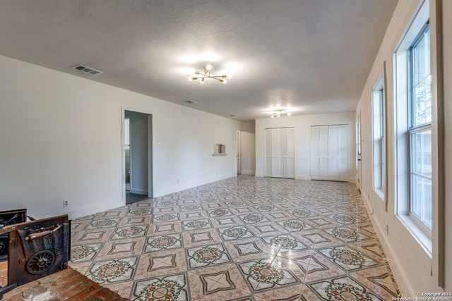 827 WARE BLVD, San Antonio, TX 78214