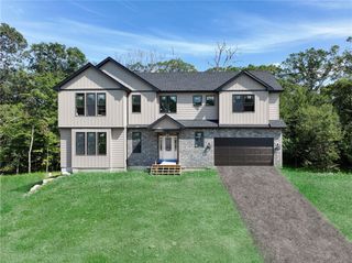 12 Alvina Drive, Johnston, RI 02919
