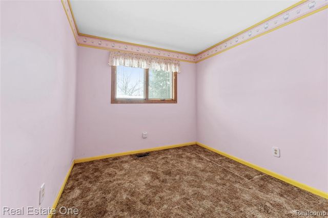 25556 Rusty Street, Taylor, MI 48180