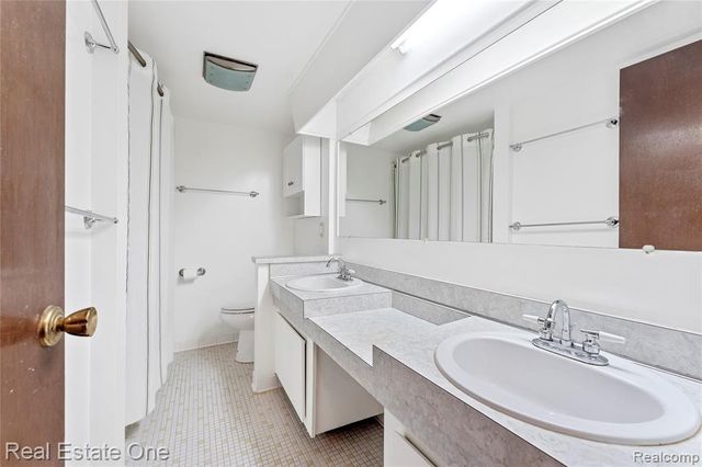 25556 Rusty Street, Taylor, MI 48180