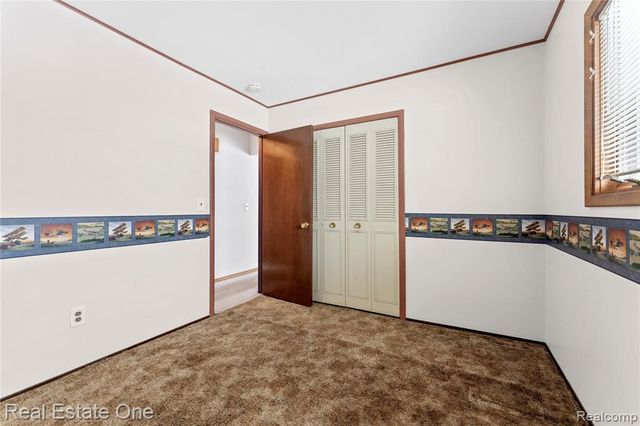 25556 Rusty Street, Taylor, MI 48180