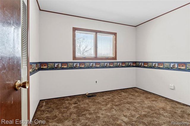 25556 Rusty Street, Taylor, MI 48180