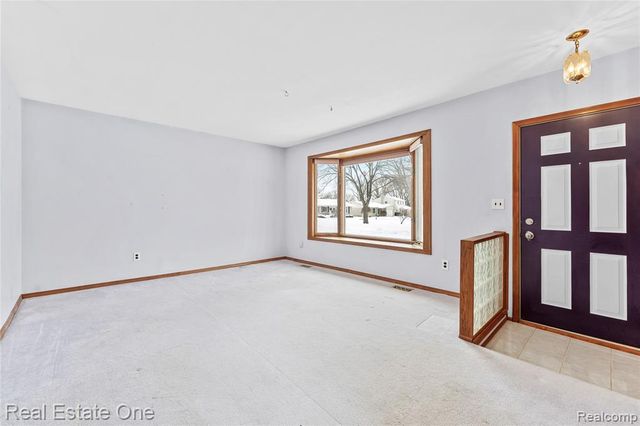 25556 Rusty Street, Taylor, MI 48180