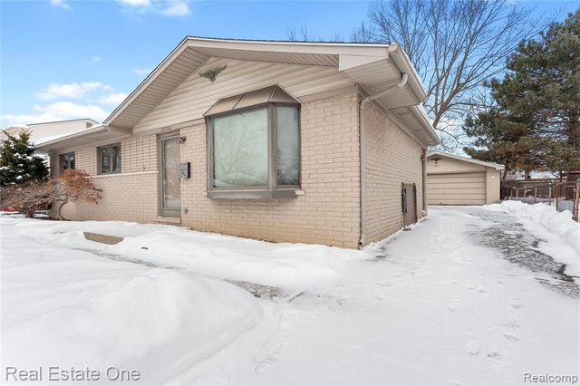 25556 Rusty Street, Taylor, MI 48180