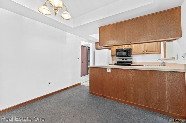 25556 Rusty Street, Taylor, MI 48180