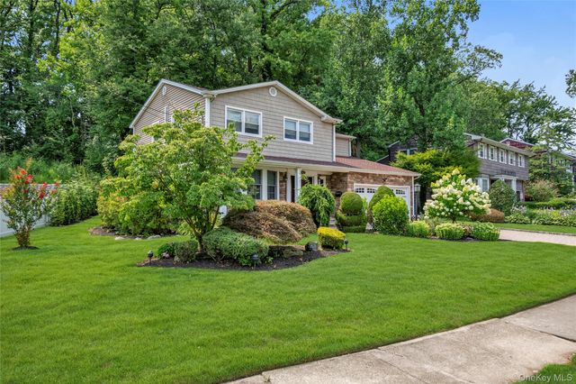 67 Reed Drive, Roslyn, NY 11576