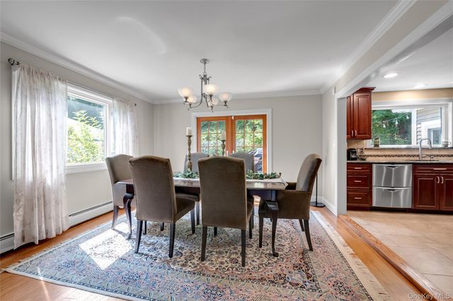 67 Reed Drive, Roslyn, NY 11576