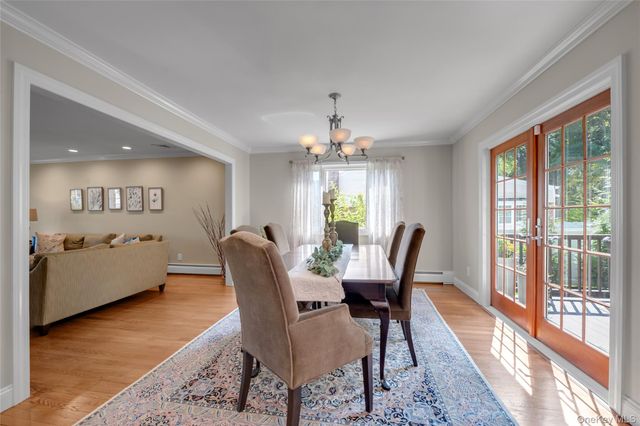 67 Reed Drive, Roslyn, NY 11576