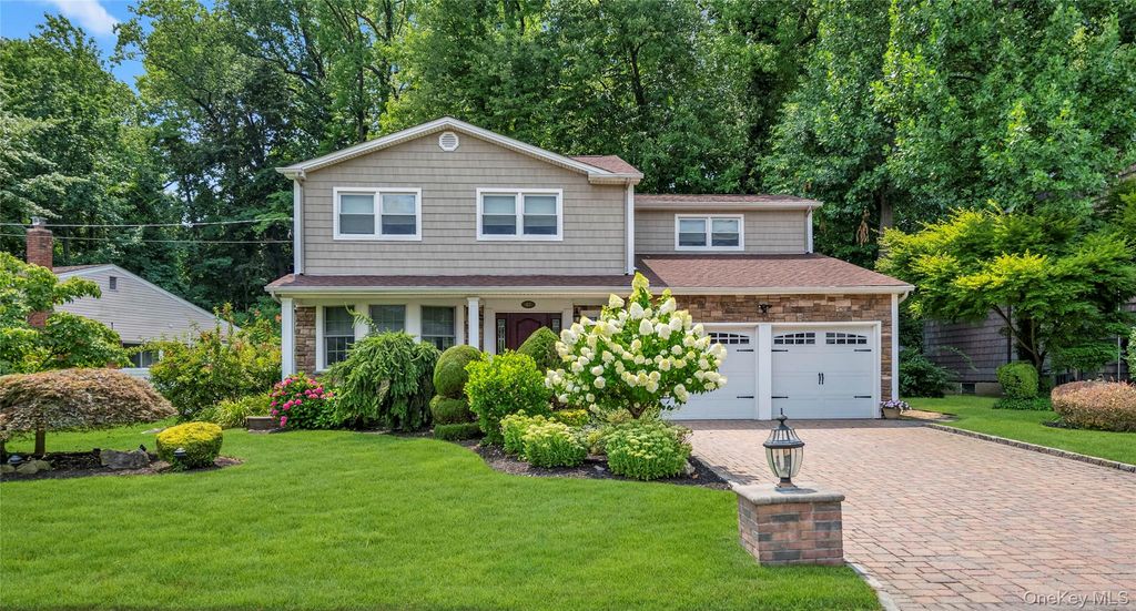 67 Reed Drive, Roslyn, NY 11576 — exterior