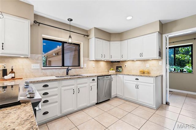 1431 Dietrich Oaks Drive, Ballwin, MO 63021