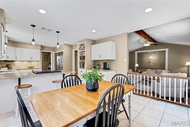 1431 Dietrich Oaks Drive, Ballwin, MO 63021