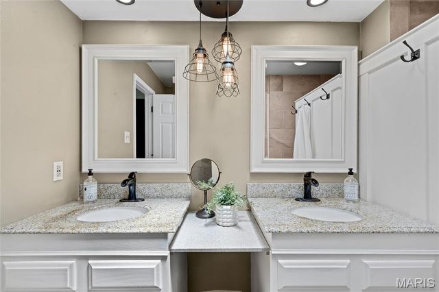 1431 Dietrich Oaks Drive, Ballwin, MO 63021