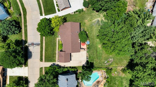 1431 Dietrich Oaks Drive, Ballwin, MO 63021
