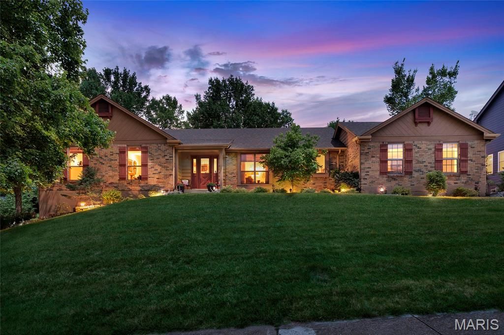 1431 Dietrich Oaks Drive, Ballwin, MO 63021