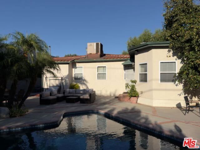 5833 Cahill Avenue, Los Angeles, CA 91356