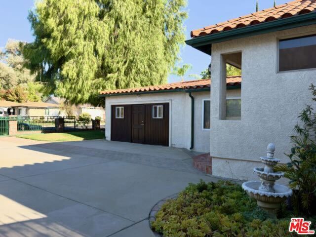5833 Cahill Avenue, Los Angeles, CA 91356