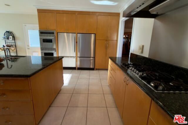 5833 Cahill Avenue, Los Angeles, CA 91356