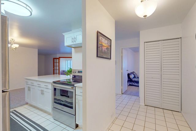 120 Lakeview Drive 110, Bloomingdale, IL 60108