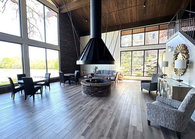 120 Lakeview Drive 110, Bloomingdale, IL 60108