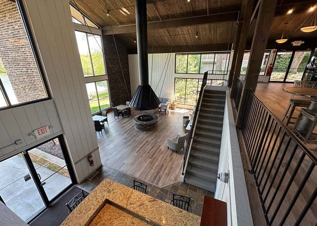 120 Lakeview Drive 110, Bloomingdale, IL 60108